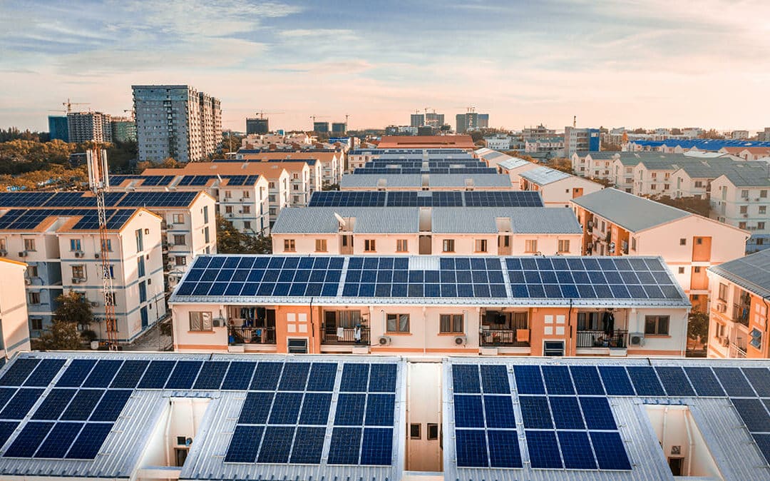 Los paneles solares y el autoconsumo invaden las azoteas de Andalucía 🌞